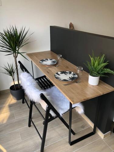 AmorePP Studio design près Stade Allianz Riviera (AmorePP Studio design pres Stade Allianz Riviera) in Saint-Isidore