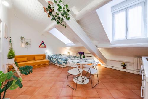 tHE White Jungle - San Babila Attic, Milan