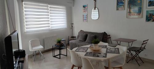 Love nest with 2 balconies offering sea views - Location saisonnière - Toulon