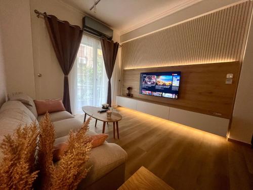 Live Cozy, Ateny