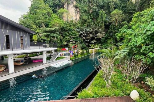 Modern Lux Suite, The Cove Hillside Residence