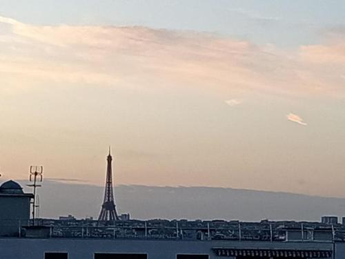Appart. à Courbevoie, vue sur Tour Eiffel/JO 2024