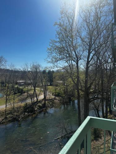 River Place Condos #407 2BD in Pigeon Forge, USA