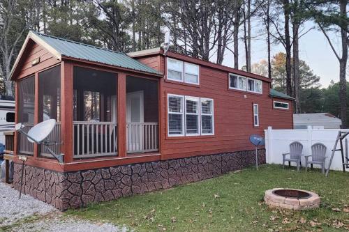 . Wheeler Lake Meadow Cabin 4
