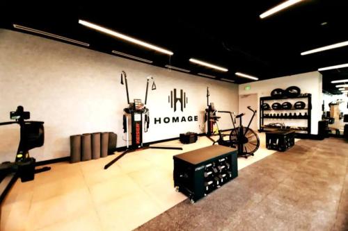 Aurora - Rooftop pool, Gym, Walk to Downtown & Brickell in Miami, USA