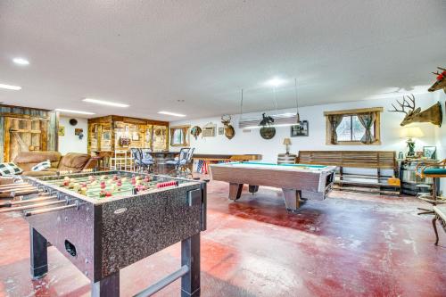 Serene and Cozy Studio Cabin Walk to Norfork Lake! thumb 3