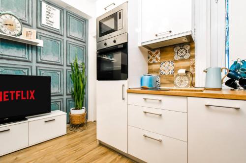 2BDR Heart of Sofia AC Fully Equipped - Tap to explore photos