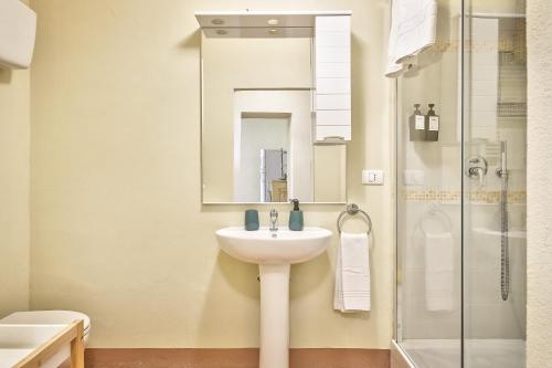 Three-Bedroom Apartment image 10