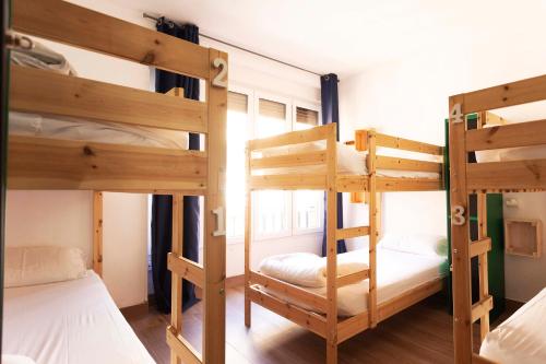 Bed in 6-Bed Mixed Dormitory Room