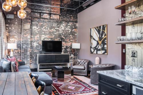 80 Lex 201 Exquisite Downtown Apt in Asheville, USA