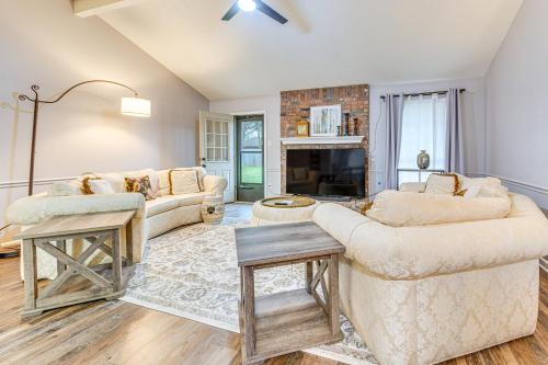 Pet-Friendly Conway Home 1 Mi to Hendrix College! in Conway, USA