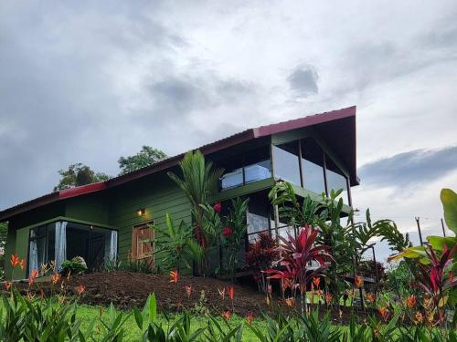 La Fortuna Rainforest Glass Cabin w/amazing views