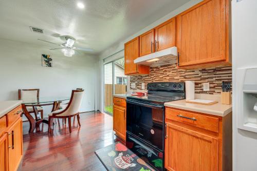 Charming Family Home with Yard - 24 Mi to Austin! in Kyle, USA