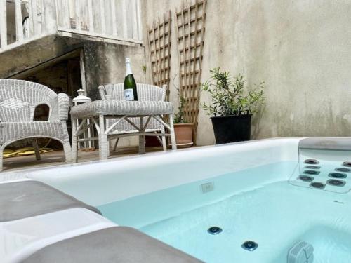 Maison 100m de la plage avec Jacuzzi
