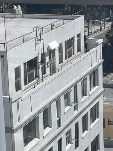 Amazing Ocean View Top Floor Sleeps 4 in Long Beach, USA