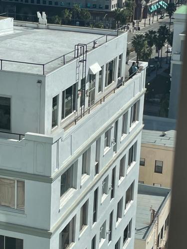 Amazing Ocean View Top Floor Sleeps 4 in Long Beach, USA