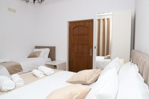 Triple Room with Private Bathroom image 6