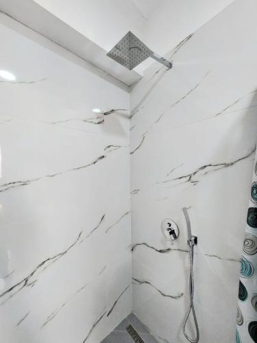 Twin Room with Balcony image 1