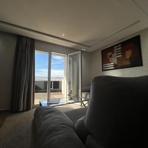 One-Bedroom Apartment image 6