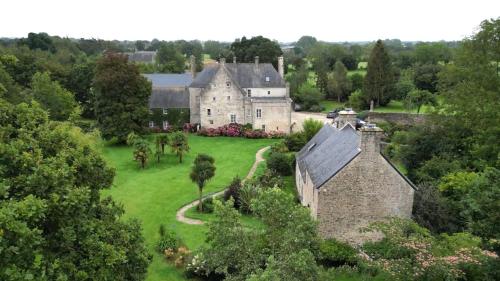 Photo - Manoir De Savigny