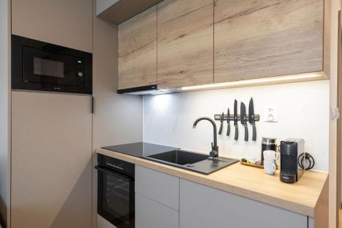 設施, ALURE RESIDENCES 5 & 24h self check-in, private parking in front of the apartment building included, in 班斯卡比斯特里察市中心