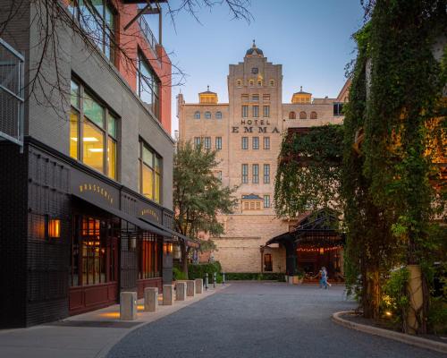 Hotel Emma at Pearl on the Riverwalk