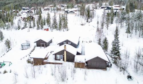 A wonderful estate of two houses for all seasons! · Trysil