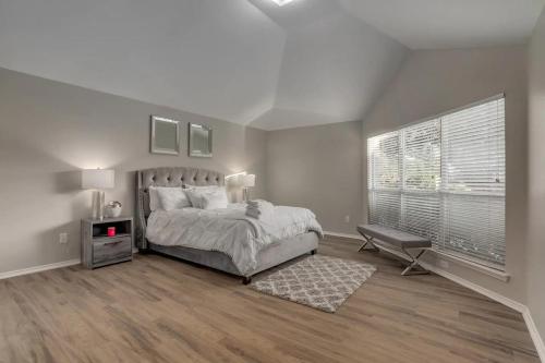 Frisco Spacious & Cozy Bling Home by Aya, Frisco (foto 4)