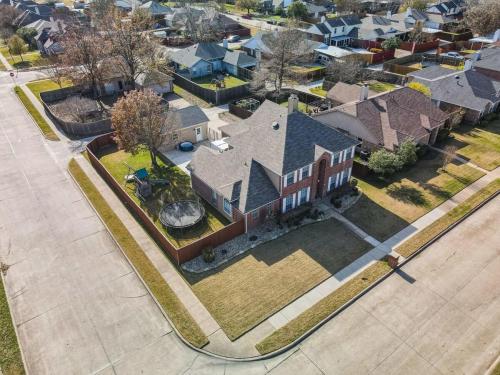 Luxury 5 BR Jacuzzi Gym Near Lake for large Fam Luxury 5 BR Jacuzzi Gym Near Lake for large Fam