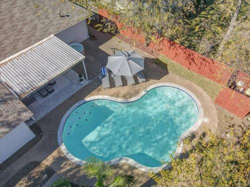 Beautiful Modern Home Pool for Groups and Families