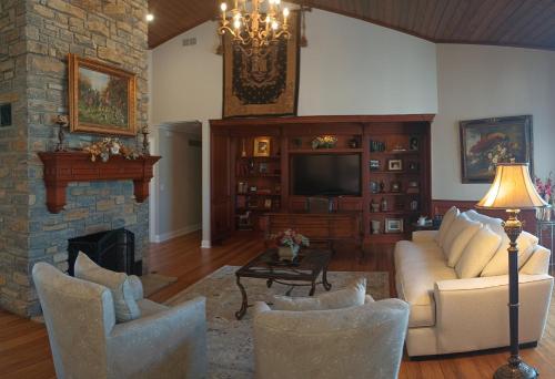 Golf Course Home - New Listing in Mason, USA