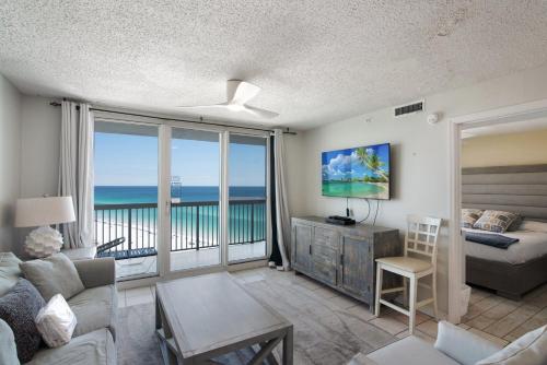 Two-Bedroom Apartment room in Pelican Beach 1512 by Pelican Beach Management