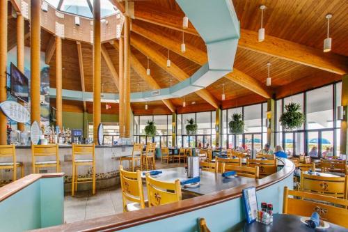 Quiet-Relaxing-Modern-Sleeps 8 Walk to the Beach! in Panama City (FL)