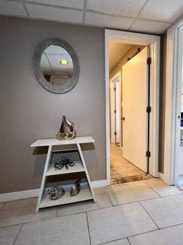 Quiet-Relaxing-Modern-Sleeps 8 Walk to the Beach! in Panama City (FL)
