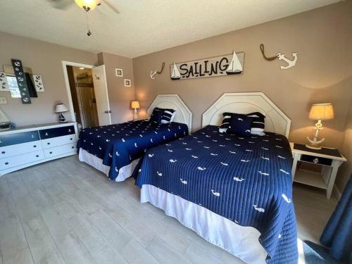 Quiet-Relaxing-Modern-Sleeps 8 Walk to the Beach! in Panama City (FL)