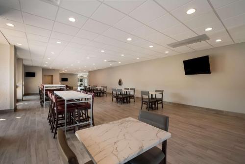 Best Western Springfield - image 14