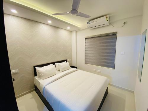 2 bedrooms, 5 beds