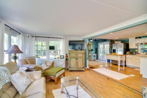 Cozy Fort Pierce Cottage on Farm Animal Rescue! in Lakewood Park (FL)