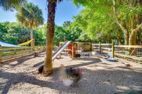 Cozy Fort Pierce Cottage on Farm Animal Rescue! in Lakewood Park (FL)