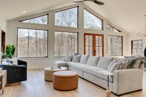 Gorgeous Swannanoa Home with Sweeping Mountain Views in Swannanoa, USA