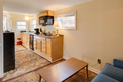 Cozy Chautauqua Lake Cottage with Shared Patio in Mayville, USA