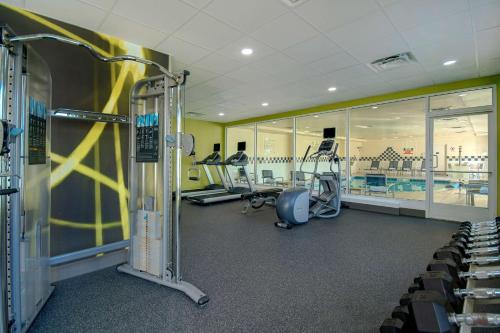 Hilton Garden Inn Detroit Metro Airport - image 8