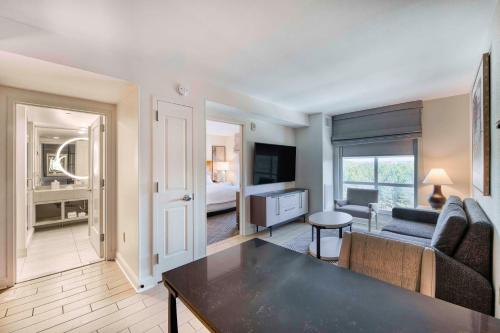 Embassy Suites Raleigh - Durham Airport/ Brier Creek - image 11