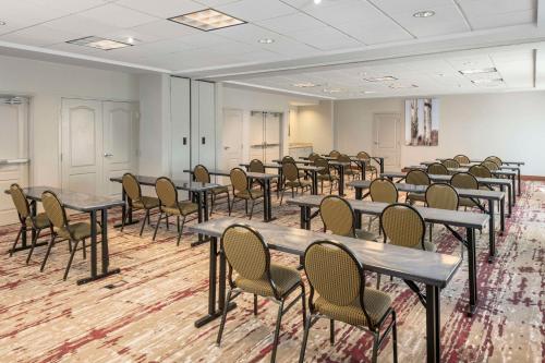Hilton Garden Inn Scottsdale North/Perimeter Center - image 3