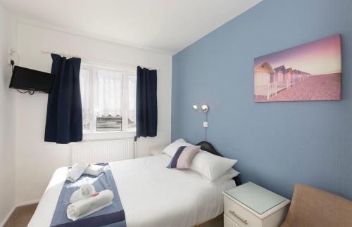 De L'Etang - image 8