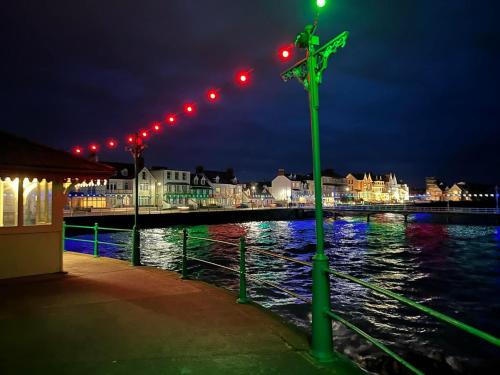 De L'Etang - image 11