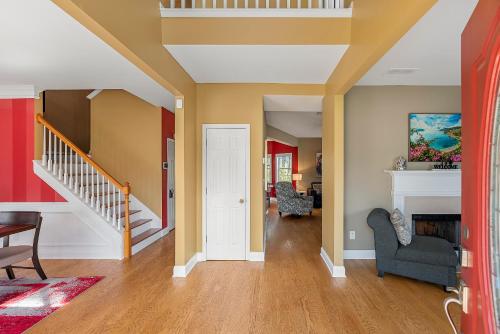 Lovely Big House with an office in Atlanta, Close to the Airport by Deity Villas thumb 2