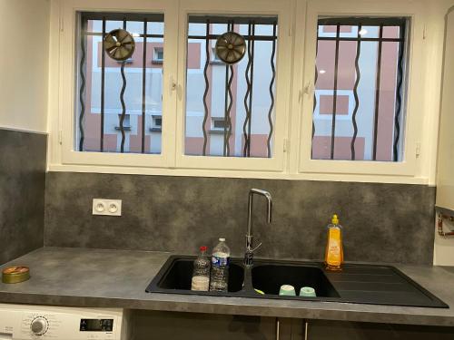 Appartement Amaya 1 - 100 m2 Paris 2024 in Сан-Уан-ль'Омон