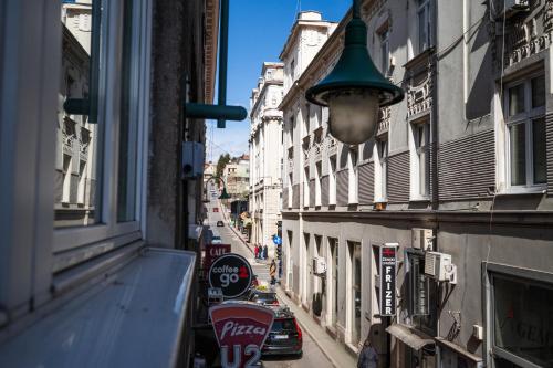Modern Stay in the City Center - image 2