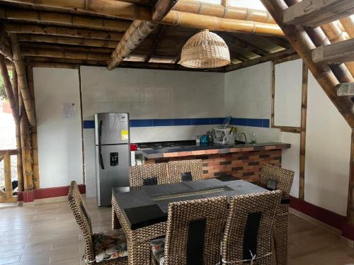 5 bedrooms, 14 beds